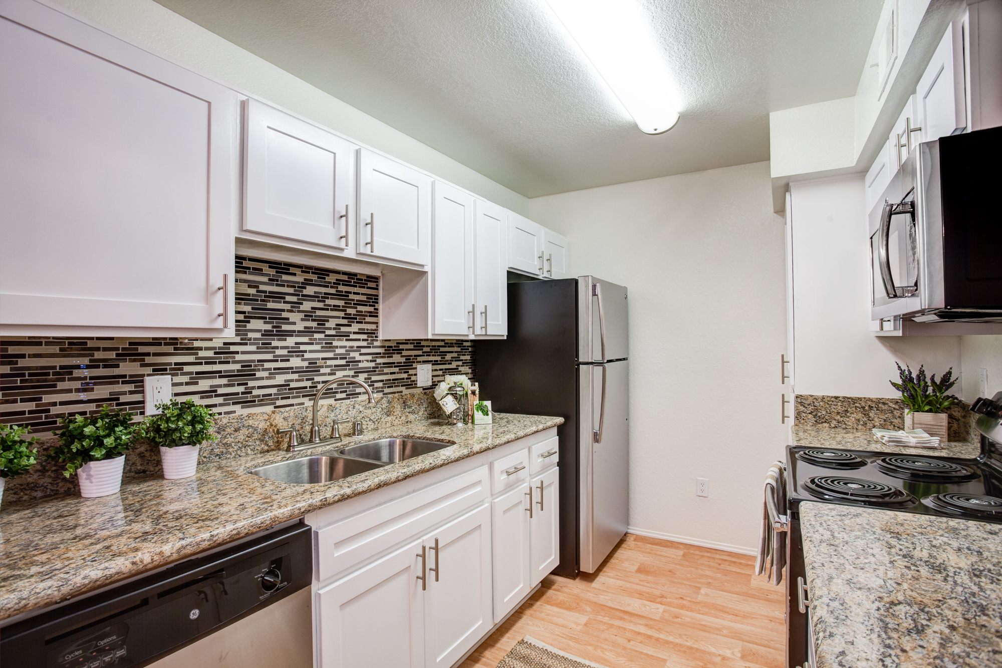 Waterstone Alta Loma Apartments bathroom