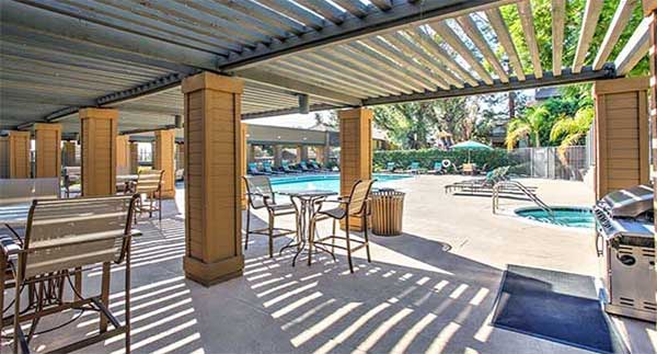 Waterstone Alta Loma Apartments Community pool